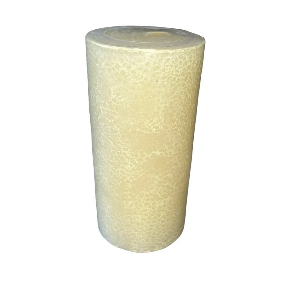 NWT Neiman Marcus Fleur De Lis Beewax Candle